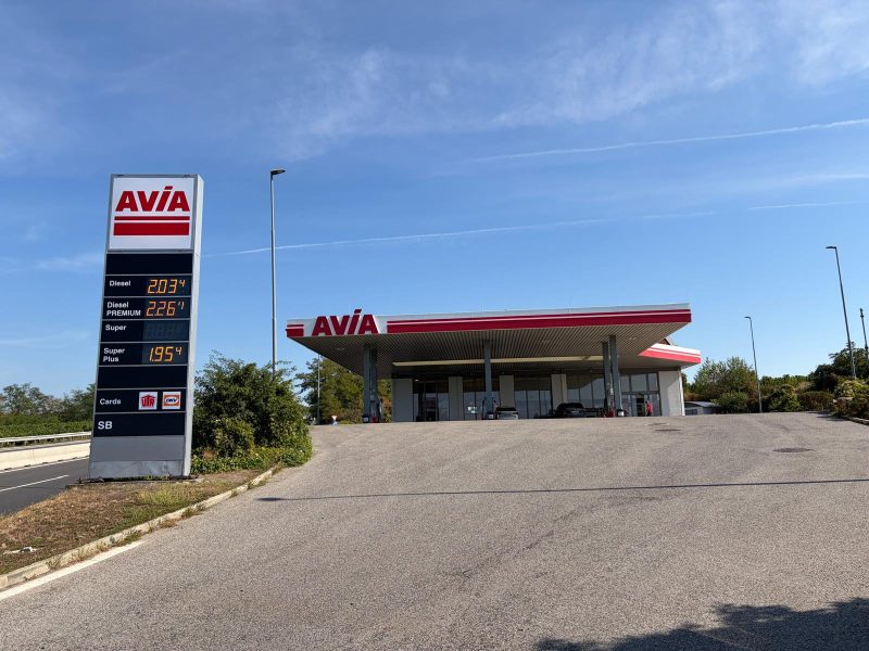 AVIA Eigl eröffnet neue Tankstelle an der B37 in Krems